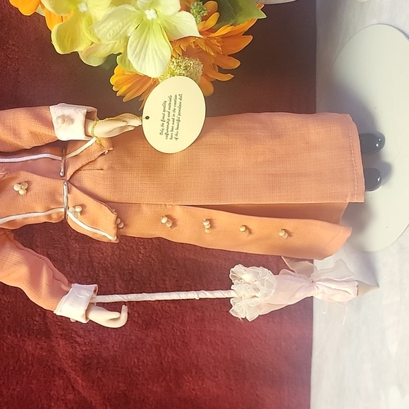 Collectible Memories Genuine Porcelain Doll. Meredith - Picture 3 of 13